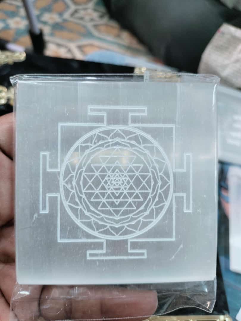 Selenite Energy Plate (Chakra / Sri Yantra / Om) – Crystal Charging & Energy Cleansing Board for Meditation, Healing & Positive Vibes