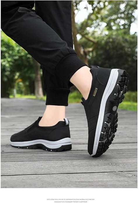 Men’s Lightweight Slip-On Outdoor Walking Shoes