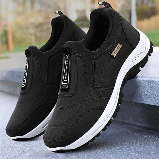 Men’s Lightweight Slip-On Outdoor Walking Shoes