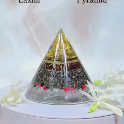 Self-Charging Laxmi Wealth Pyramid – 75mm Prosperity Energizer